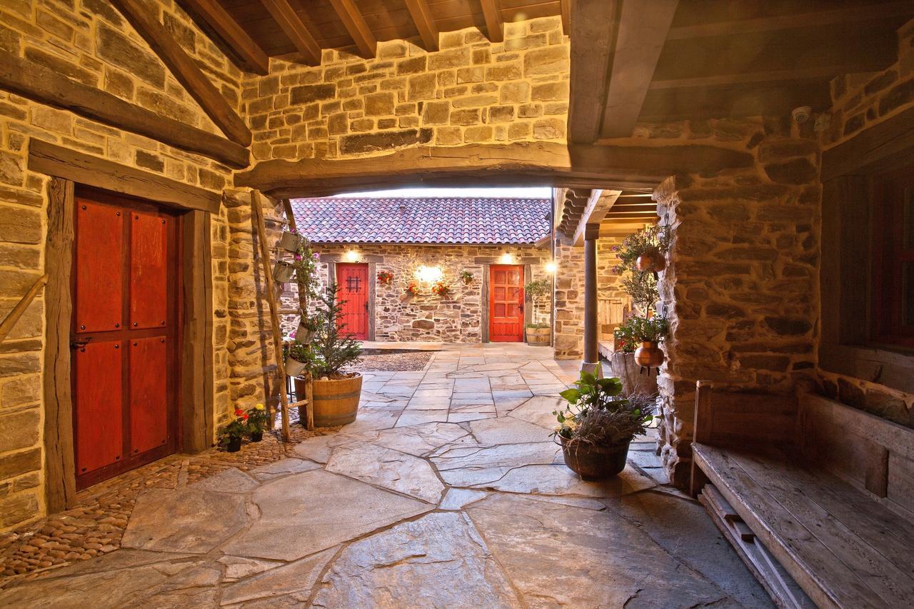 Via Avis Guest House Santa Catalina de Somoza Exterior photo
